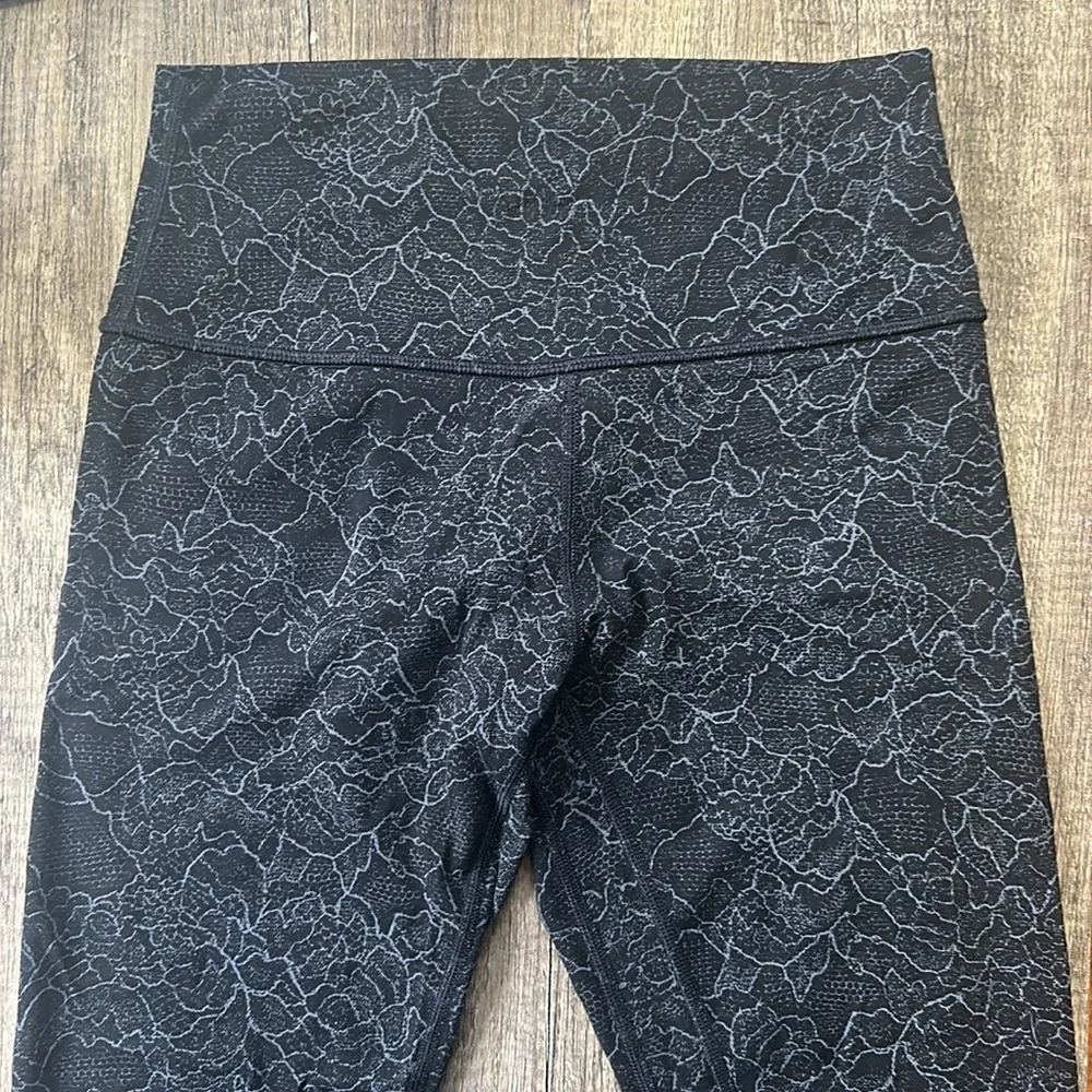 lululemon Align 25” Align Black/Grey Snakeskin Print Legging - Picture 3 of 3